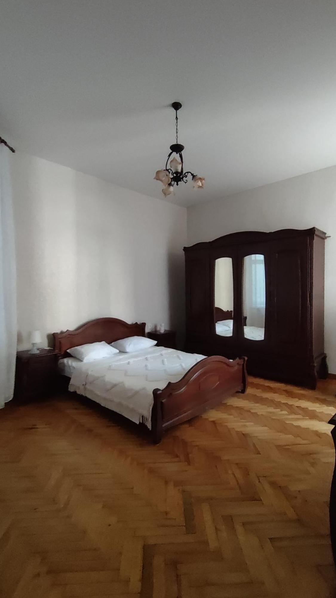Flat in the city center Odessa Exteriör bild